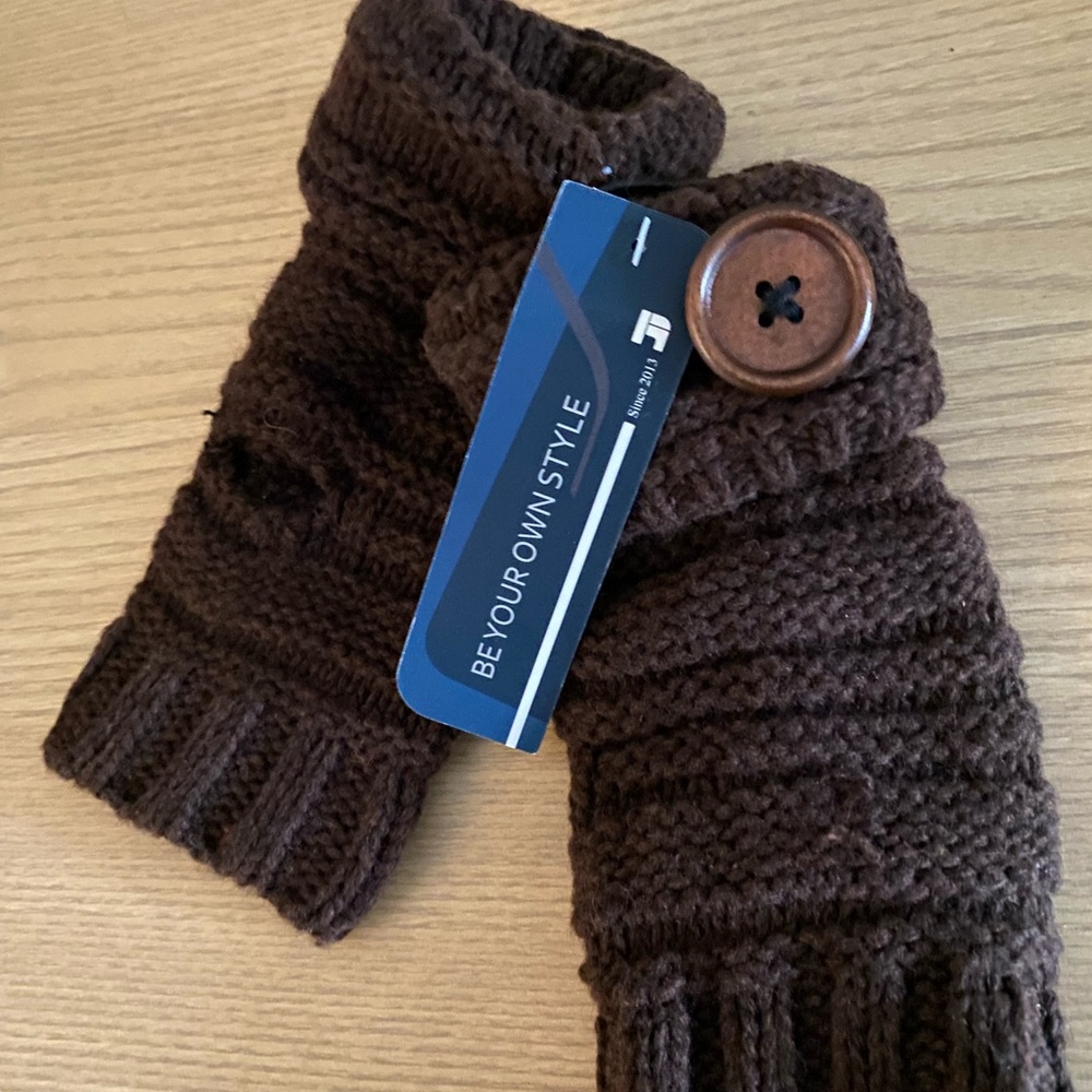 Brown fingerless gloves